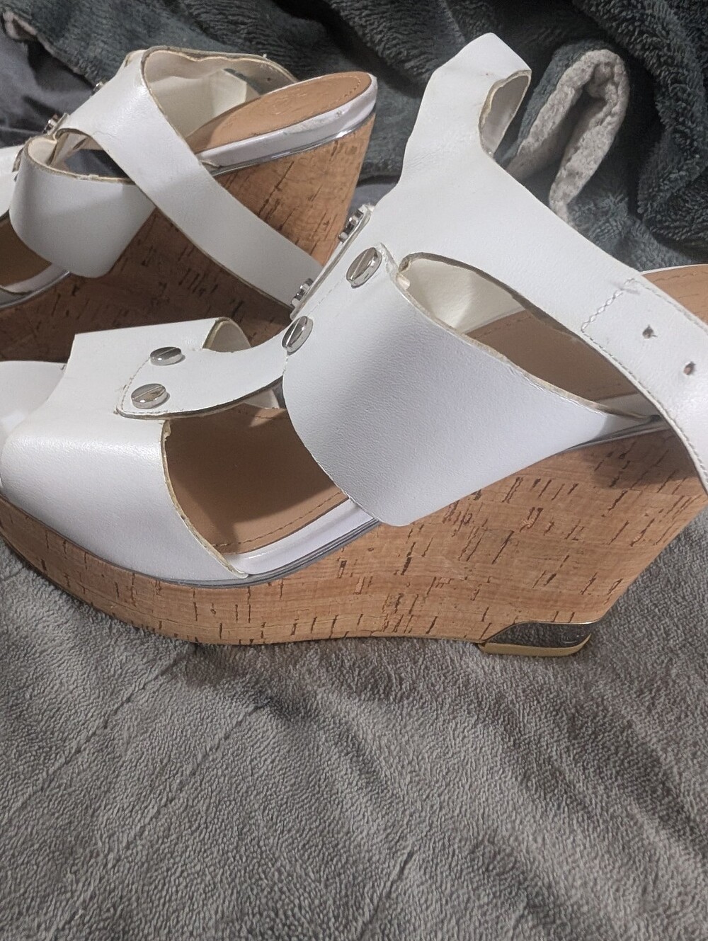 GUESS Women's Halla Platfo Cork Wedge Sandals Size 6.5